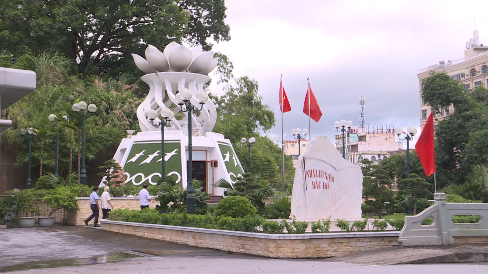 Nhà Lưu Niệm Bác Hồ